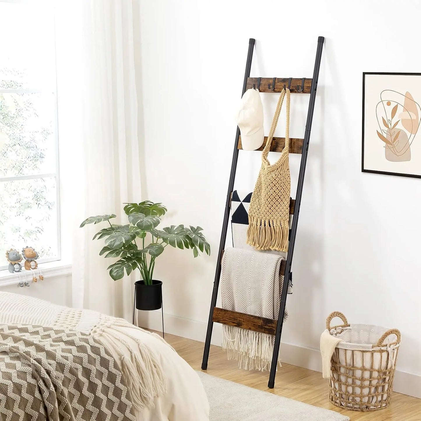 5-Tier Wall Leaning Blanket Ladder With Hooks Towels Scarves